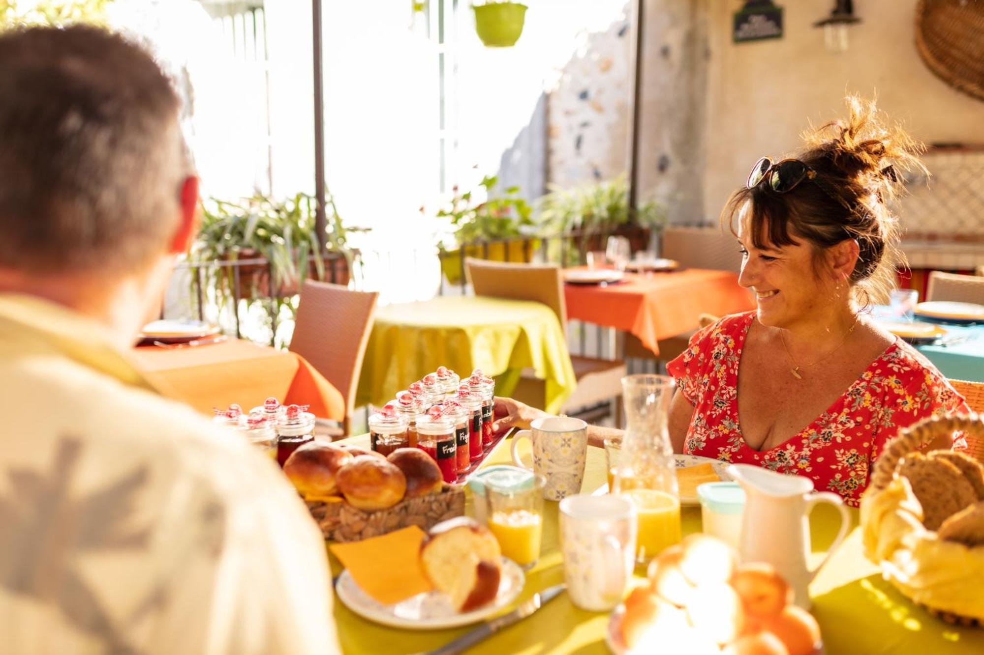 La Tour Du Terroir Bed & Breakfast Rivesaltes Bagian luar foto