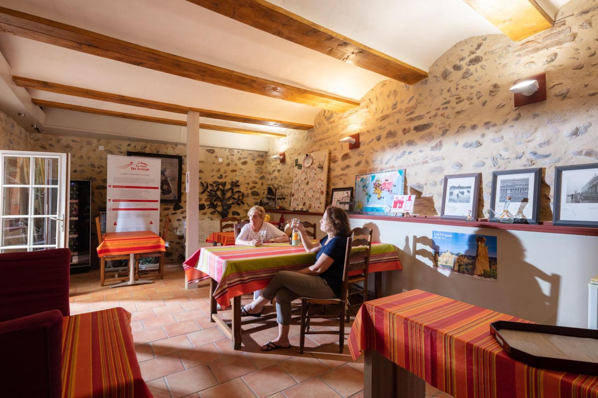 La Tour Du Terroir Bed & Breakfast Rivesaltes Bagian luar foto